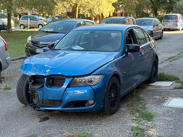 Bmw 320 diesel 177cv si vende solo come ricambi