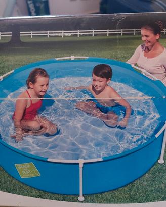 Piscina bestway  e giochi gonfiabili