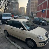 Lancia y benzina 1.2