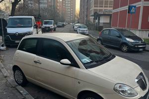 Lancia y benzina 1.2