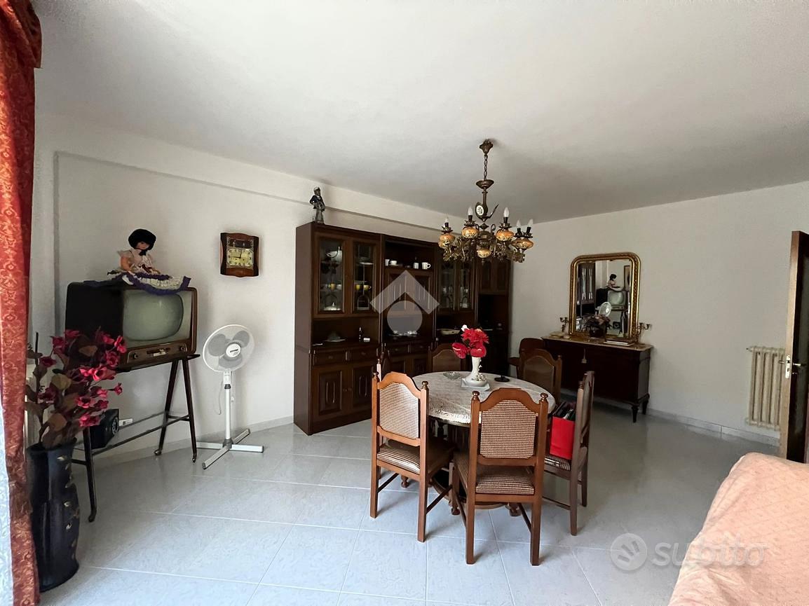 4 LOCALI A ALTAMURA - Vista 4