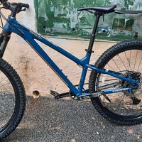 bici inglese Mantra trail Saracen 2021