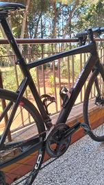 bici da corsa carbonio motore vivax invisibile 
