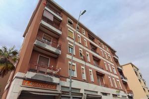 Stanza singola con balcone a Monza