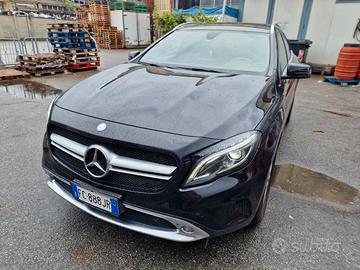 MERCEDES GLA 220 D 4MATIC (aziendale)