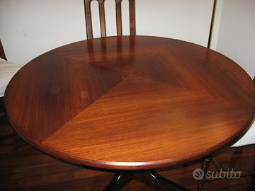 Tavolo rotondo in palissandro massiccio anni '60