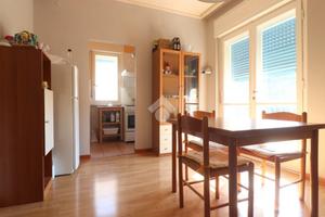 2 LOCALI A TRIESTE