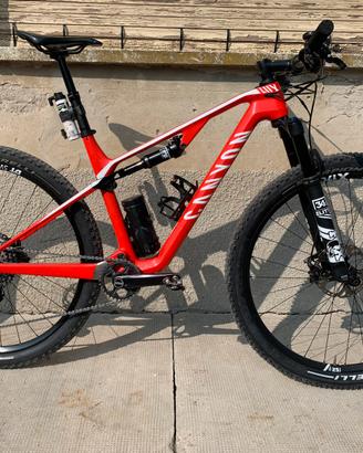 Canyon Lux CF7