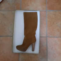 Stivali alti colore beige