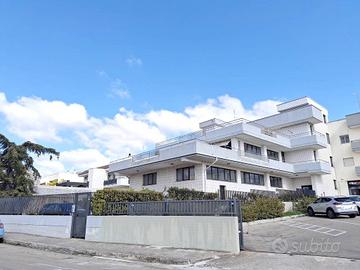 Stabile a Noci, 6 locali