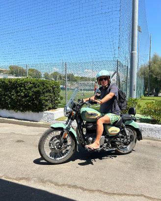 Royal Enfield Meteor 350 Aurora