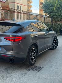 Stelvio Q2 executive 2.2  180 cv