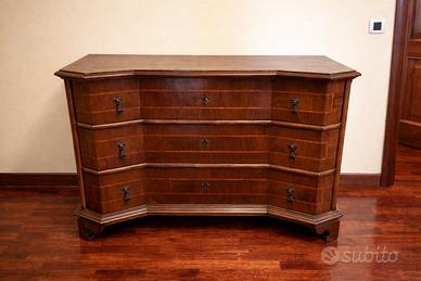 Cassettiera in legno stile classico