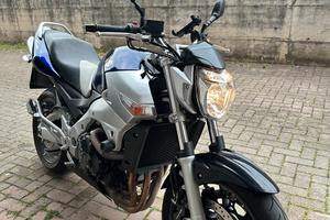 Suzuki gsr600