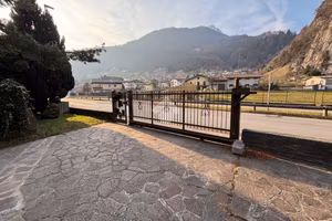 NEGOZIO A PASTURO