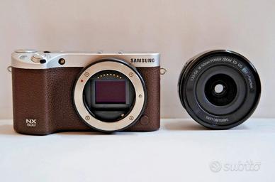 Samsung NX500 + Obiettivo Kit 16-50mm