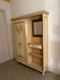 MOBILE STILE GOTICO