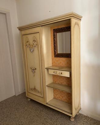 MOBILE STILE GOTICO