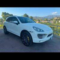 Porsche Cayenne Platinum edition