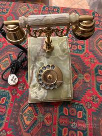 Telefono in albastro con rotore