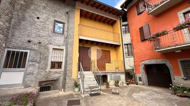 2 LOCALI A CETO