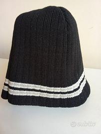 cappello streetwear minimal, urban e y2k - 1998