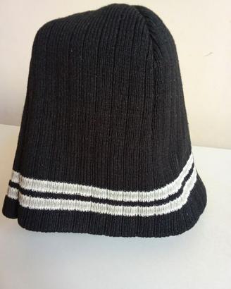cappello streetwear minimal, urban e y2k - 1998