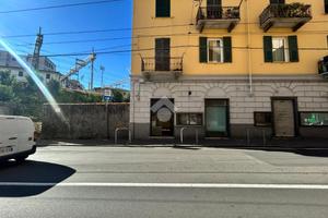 NEGOZIO A LA SPEZIA