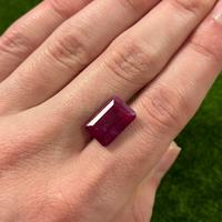 Rubino naturale 6.50 ct taglio smeraldo