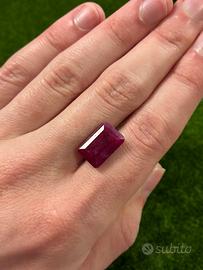 Rubino naturale 6.50 ct taglio smeraldo