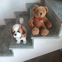 Cagnolino interattivo e orso di peluche