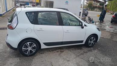 Renault Scenic XMod 1.5 dCi 110CV