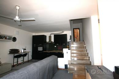 AP127 - Torrita appartamento con ingresso