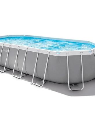 Piscina molto spaziosa