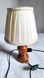 Lampada  in legno per comodino 