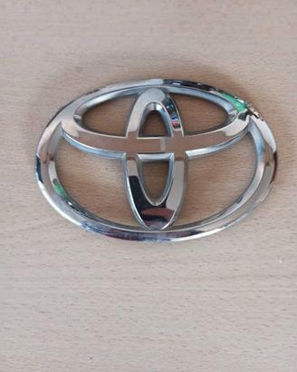Logo/Stemma portellone posteriore Toyota Aygo