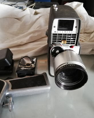 Cinepresa bell e howell