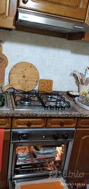 Cucina in rovere e marmo e tavolo + panca