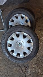 195 65 r 15 con cerchi e copricerchi