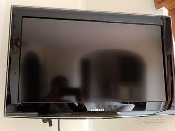 TV Samsung 32 pollici LCD