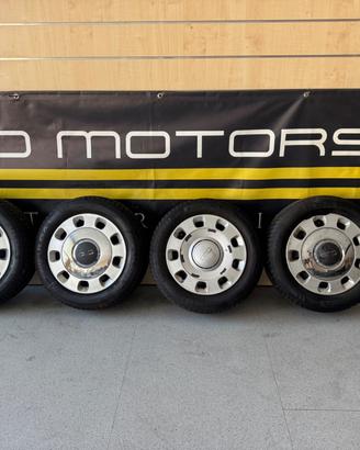 FIAT 500 Set Completo 4 Cerchi Originali Pneumatic