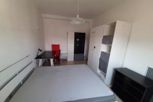 Ampia stanza singola zona Accursio