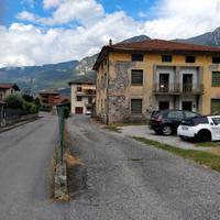 Bifamiliare da ristrutturare