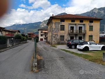 Bifamiliare da ristrutturare