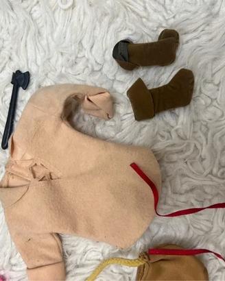 Lotto vestiti e accessori per bambole – vari model