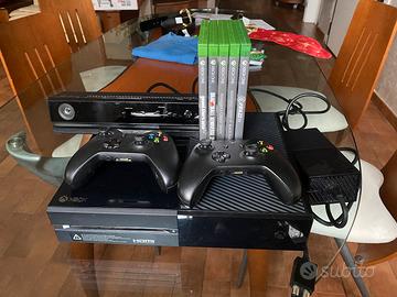 Xbox one + due controller + kinect + 5 giochi