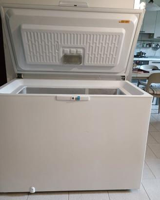 Congelatore a pozzetto whirlpool