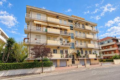 3 LOCALI A FRANCAVILLA AL MARE
