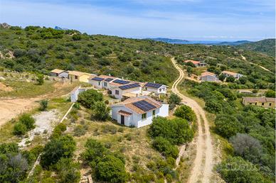 Villa indipendente con giardino e piscina a San Te