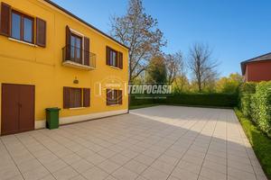 SOLUZIONE INDIPENDENTE CON AMPIO GIARDINO IN ZONA